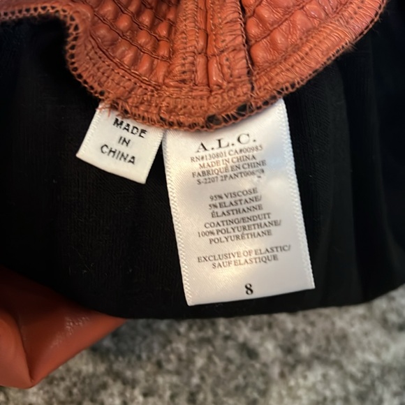 A.L.C. Bondi Pleated Elastic Pull-On Short in Russet Size 8 - Picture 5 of 8